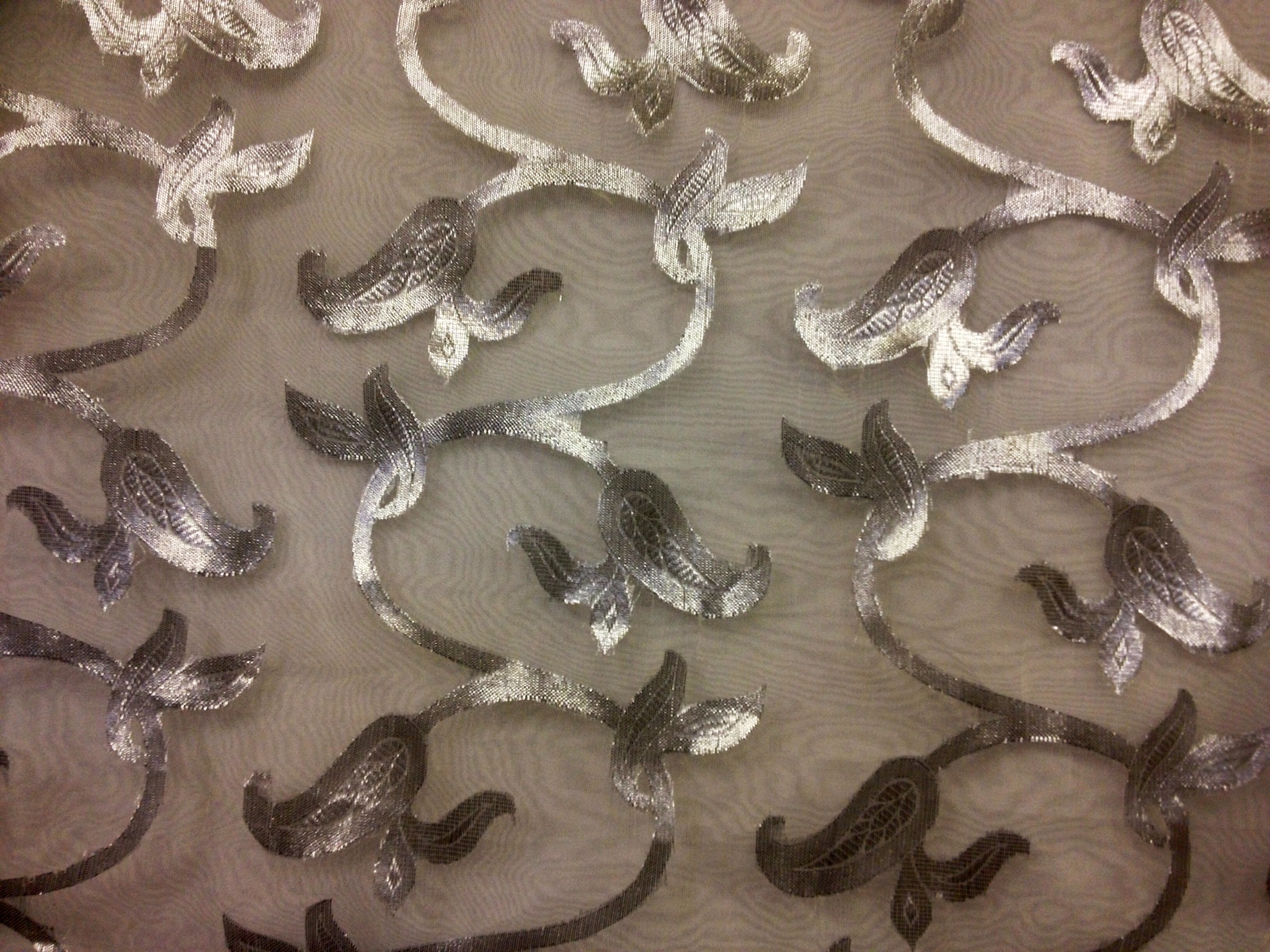 Silver Paisley Woven Design - Image 1